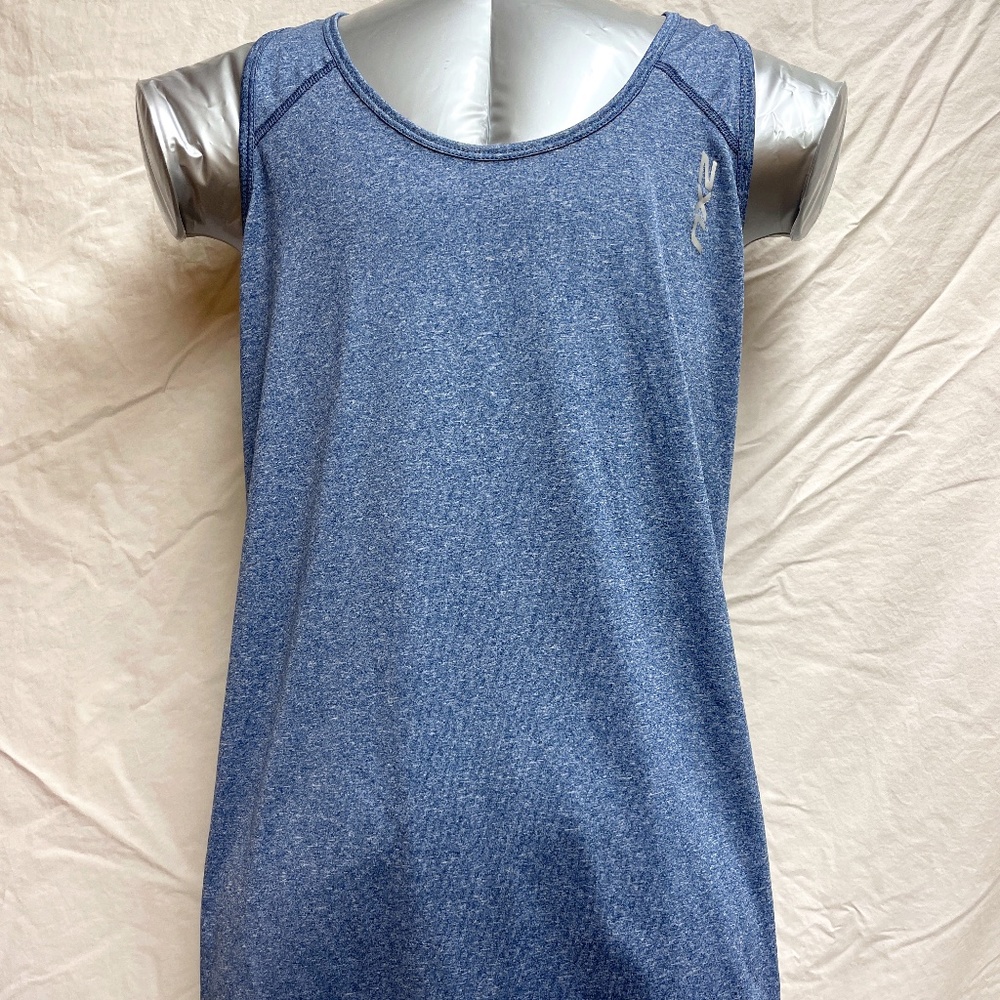 2XU Tank Top - Size XL
